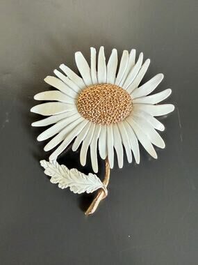 Vintage Pastelli Brooch White Enamel Daisy Flower Pin Gold Tone 1960s Retro